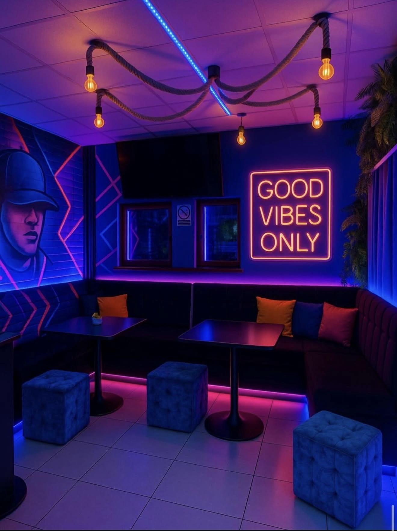 Interior premium HAMBAR Lounge Craiova cu iluminat cald și design exotic